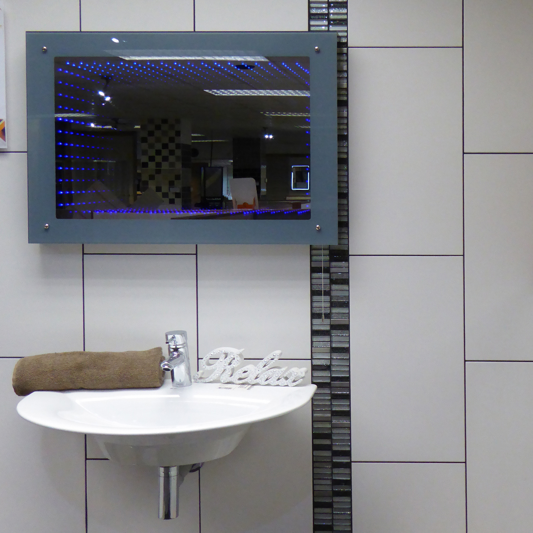 Keystone Flat White Ceramic Matt Wall Tile 25x40cm