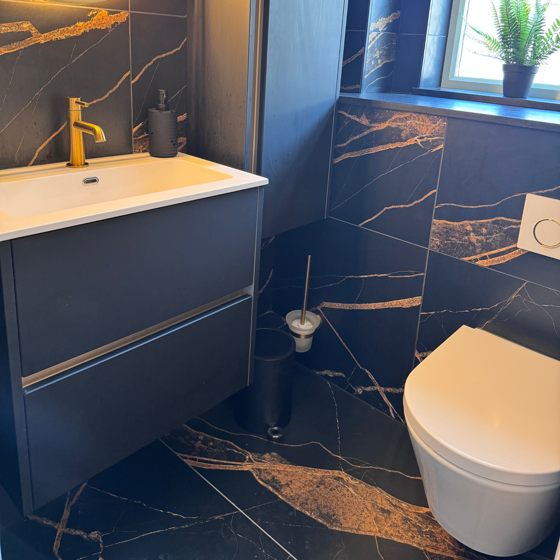 Bali Gold Large Marble Effect Porcelain Matt Tile 60x120cm
