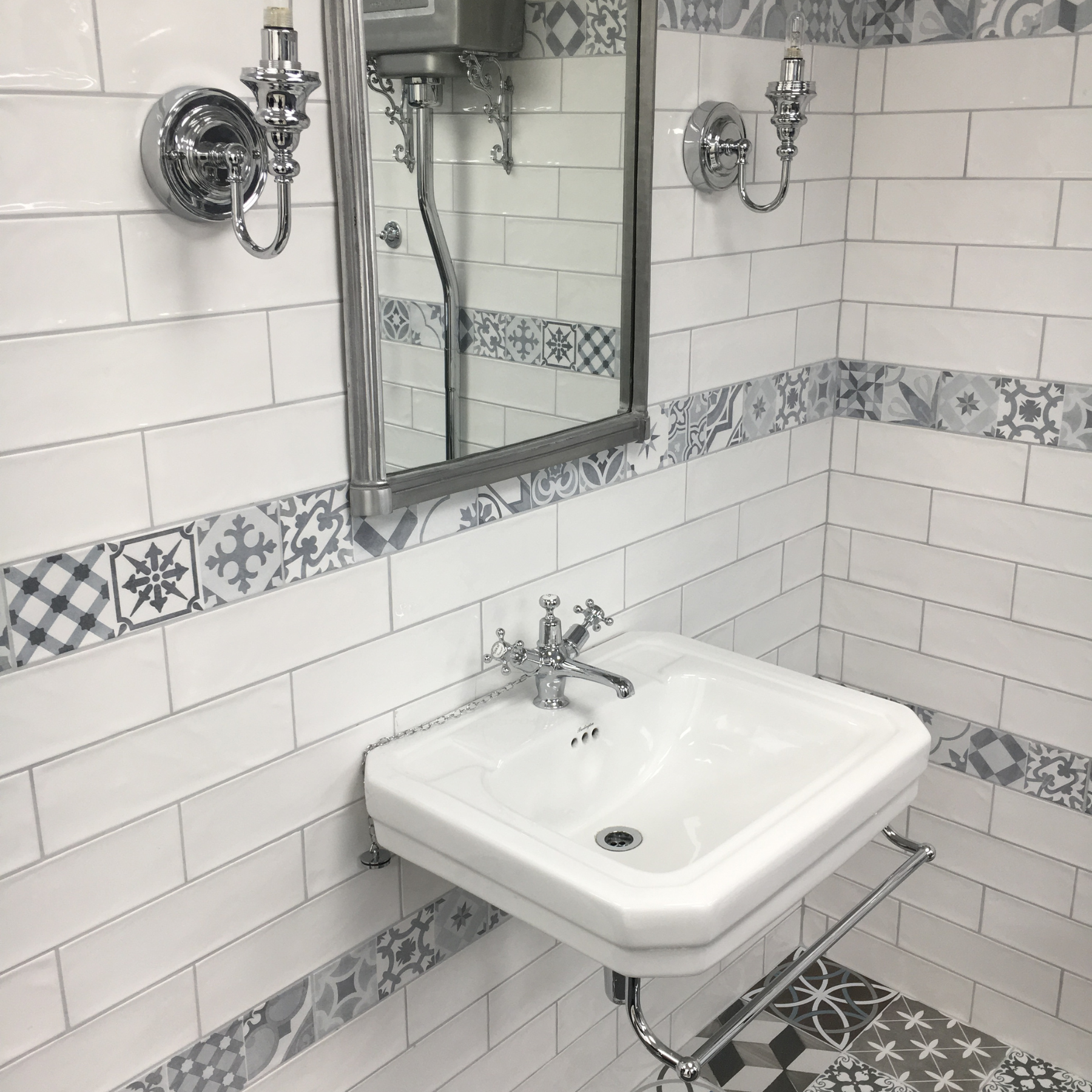 Bellagio White Ceramic Gloss Brick Wall Tiles 10x30cm