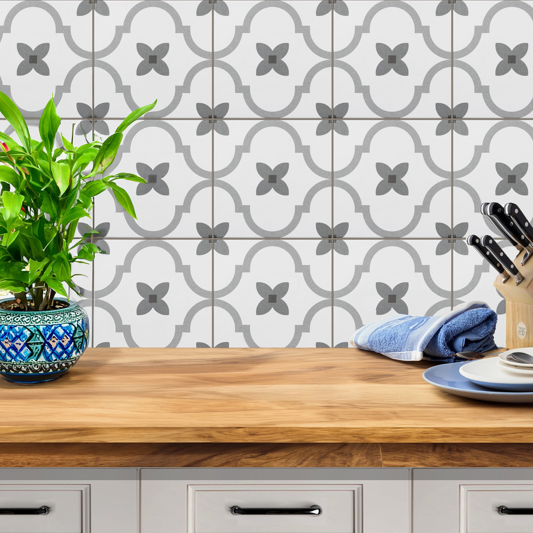 Delano Grey Pattern Ceramic Slip Resistant Tile 20x20cm