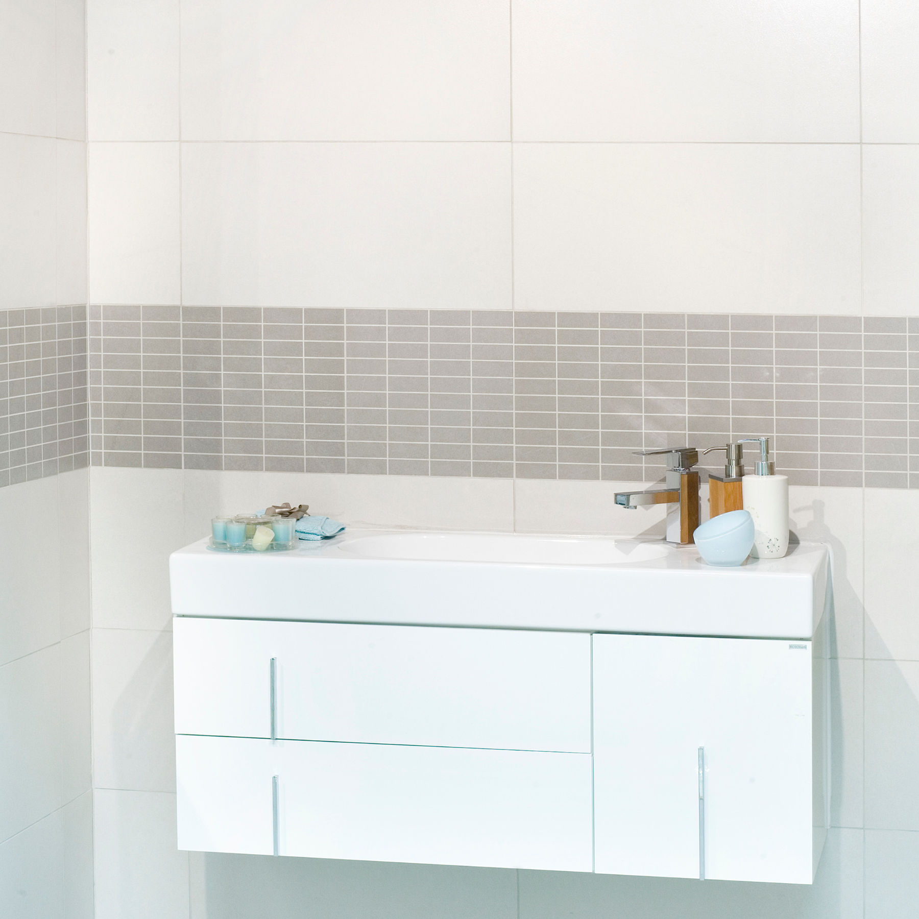 E-Stone Light Grey Scored Porcelain Matt Tile 29.8x29.8cm