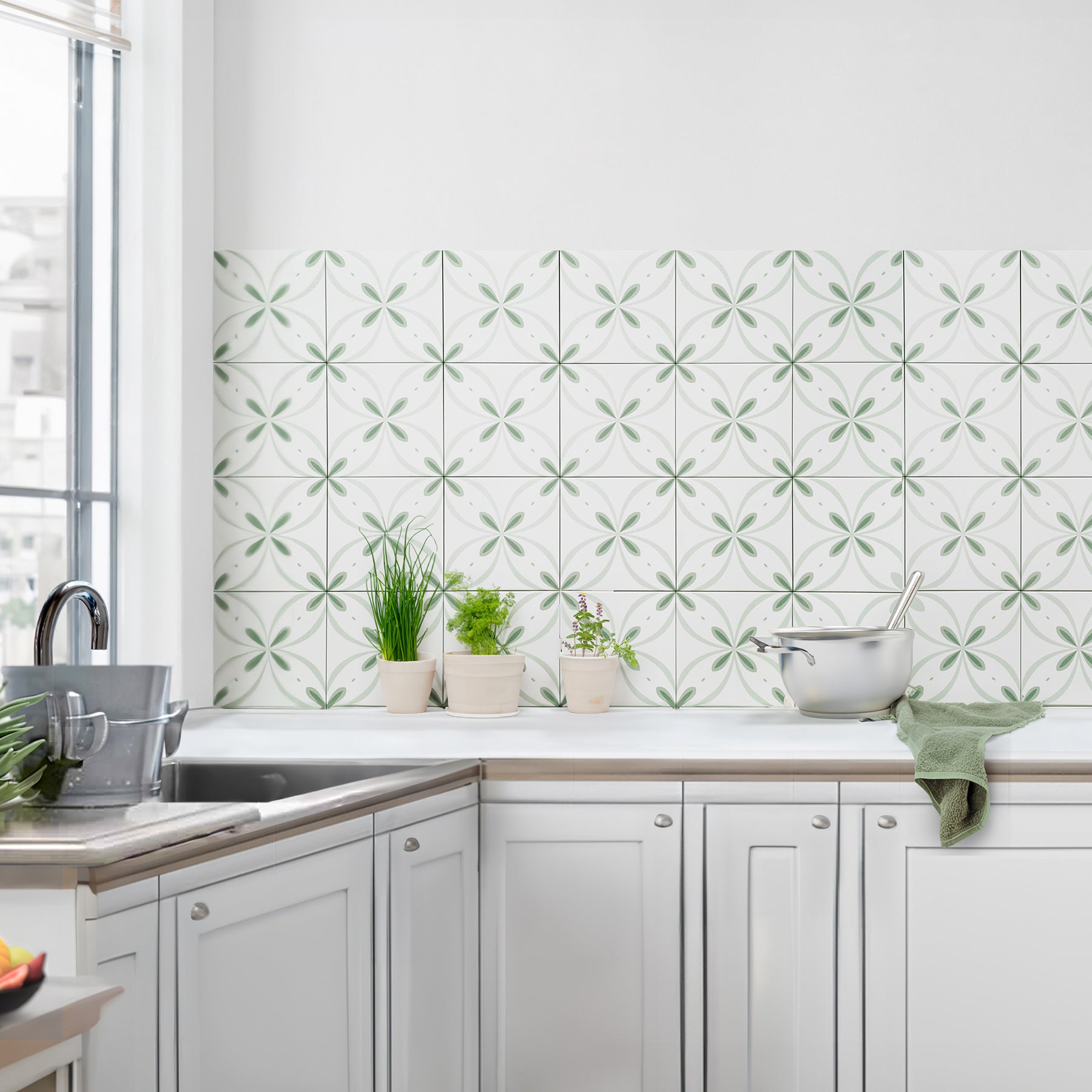 Imperia Green & White Ceramic Slip Resistant Tile 20x20cm