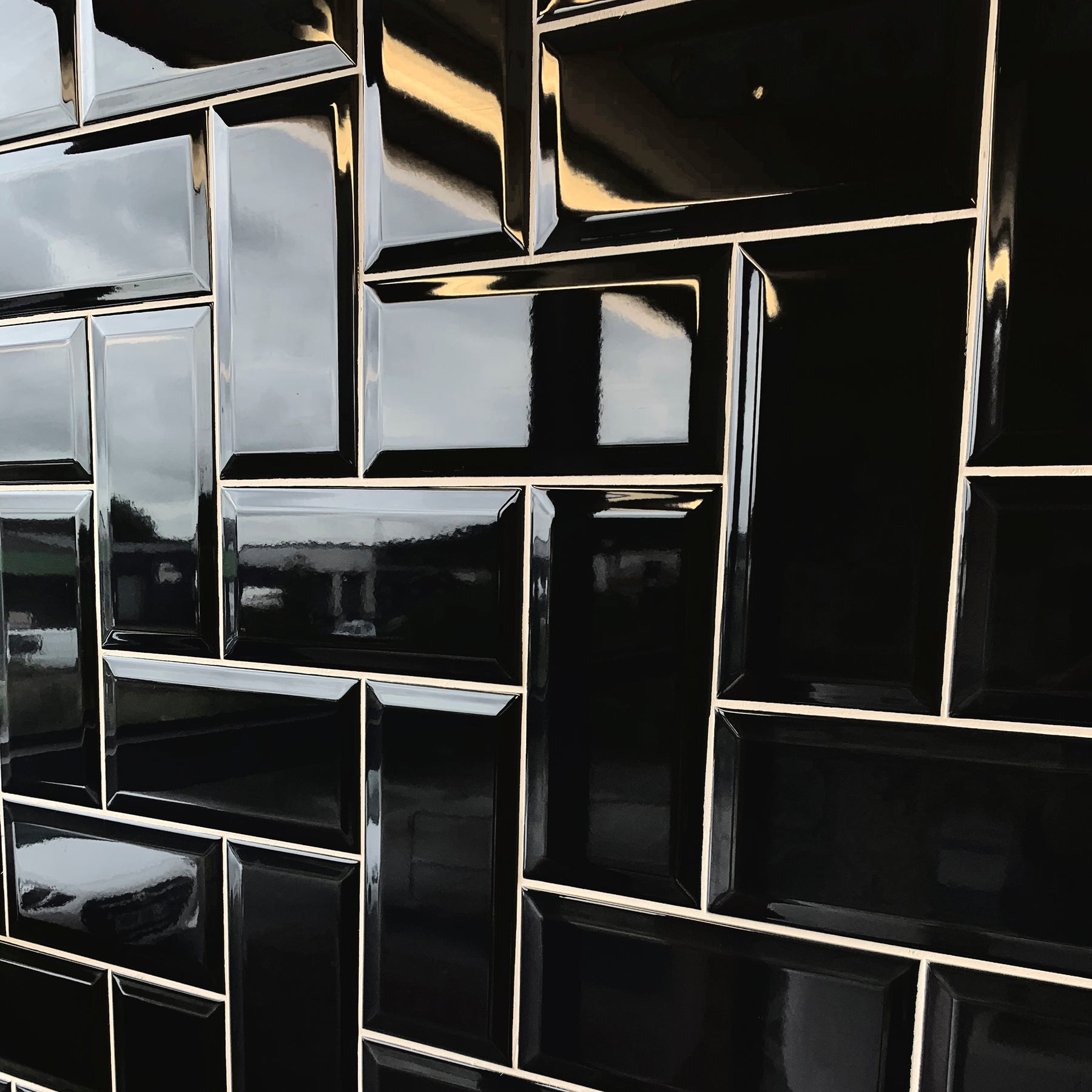 Wall Tiles
wall
utility rooms
restaurants
pubs
metro
Kitchens
Kitchen
Indoors
High Gloss
Gloss
Commercial
ceramic
cafe's
Black
bevelled edge
bevelled