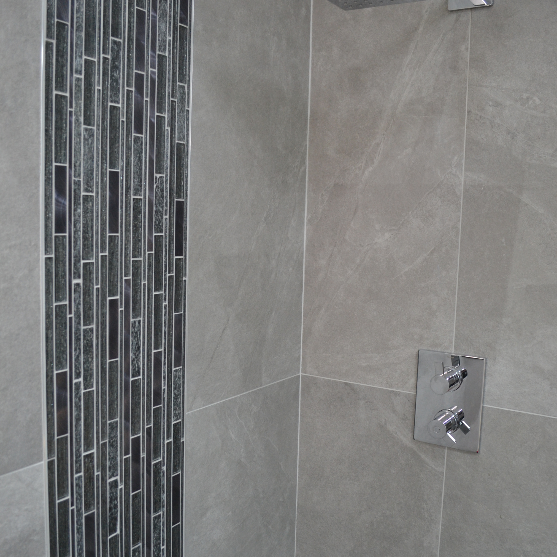 Savona Black Glass Gloss 30x30cm