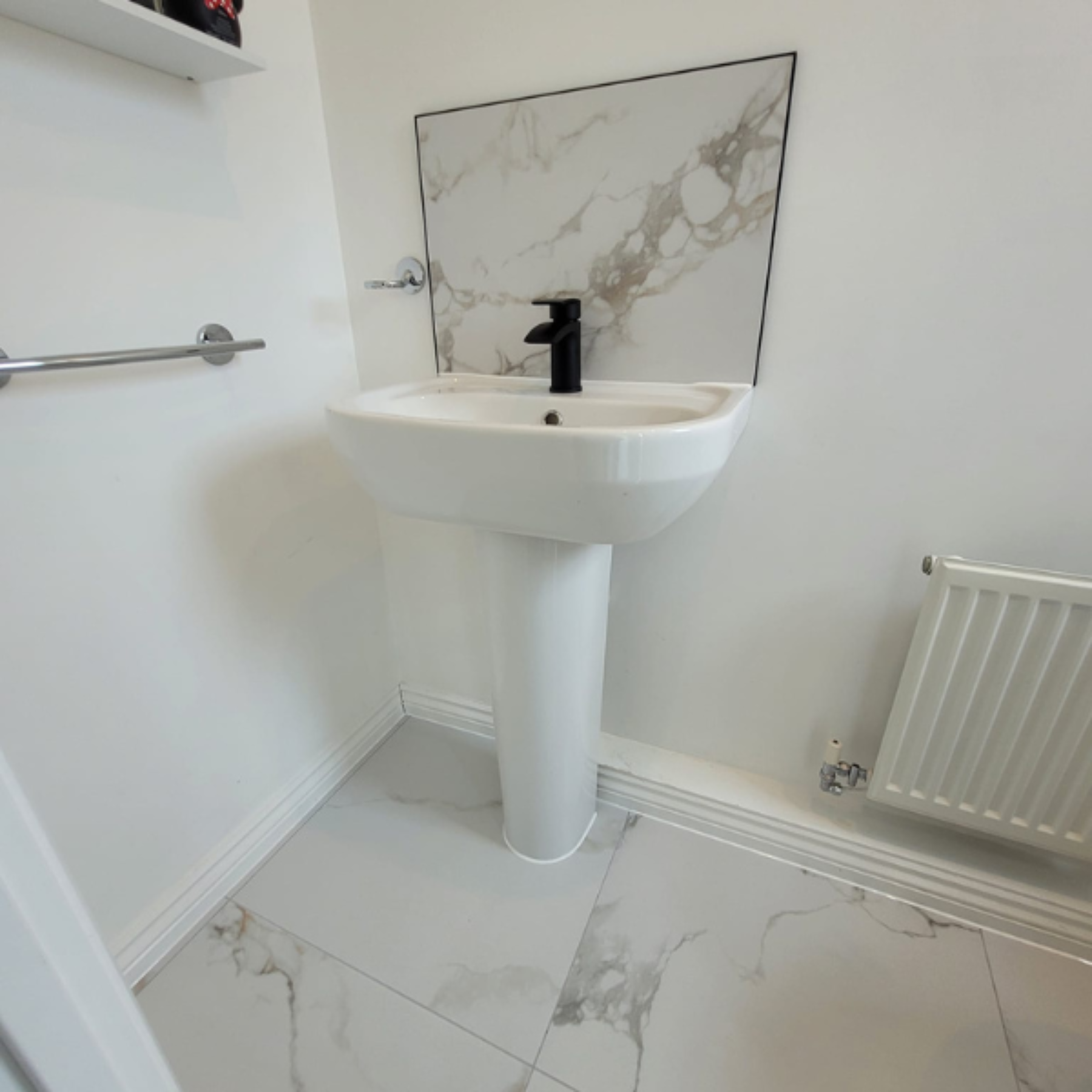Varta White Porcelain Satin 59.5x59.5cm
