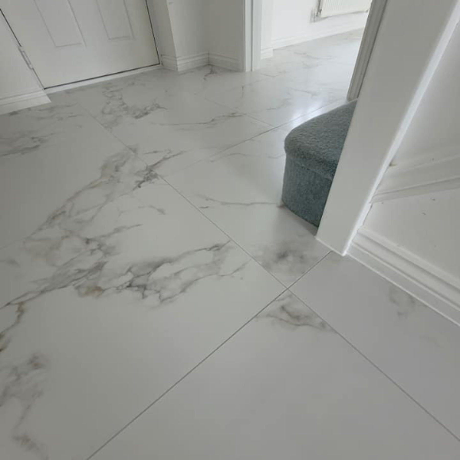 Varta White Porcelain Satin 59.5x59.5cm