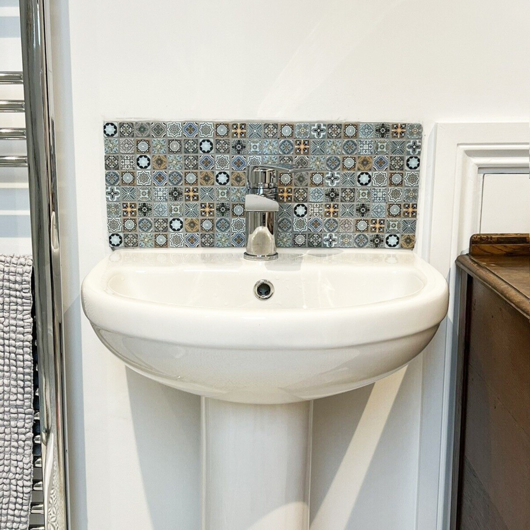 Victorian Platinum Glass Polished 30x30cm