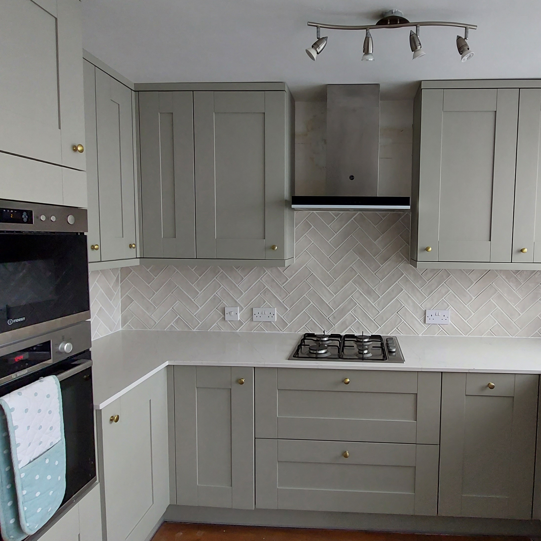 Vista Neutro Ceramic Gloss 6.5x20cm