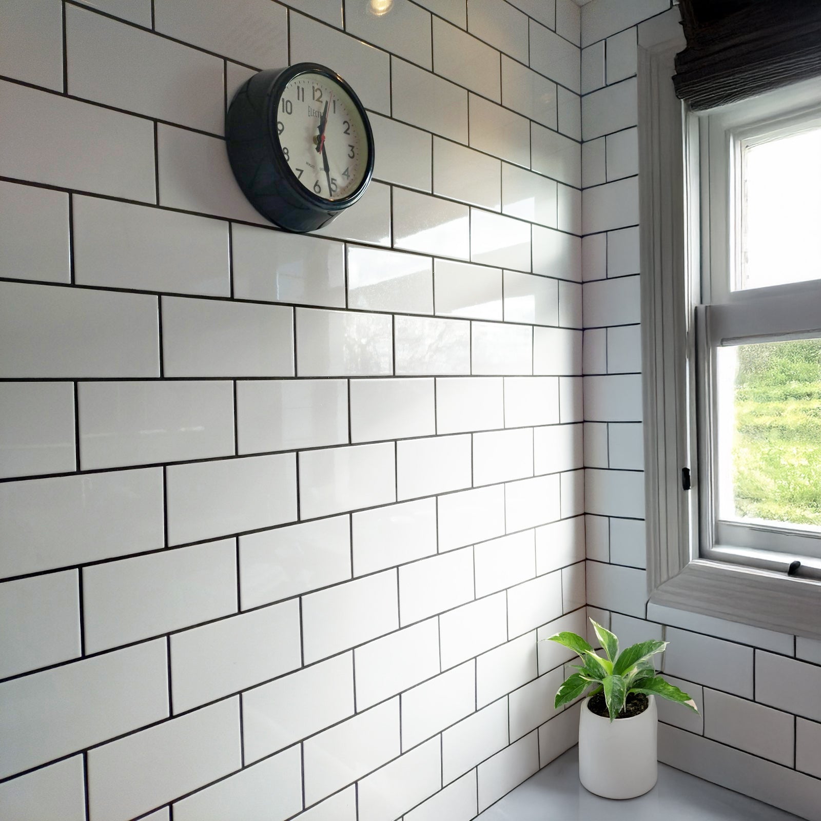 Heritage White Ceramic Gloss Brick Wall Tile 10x20cm