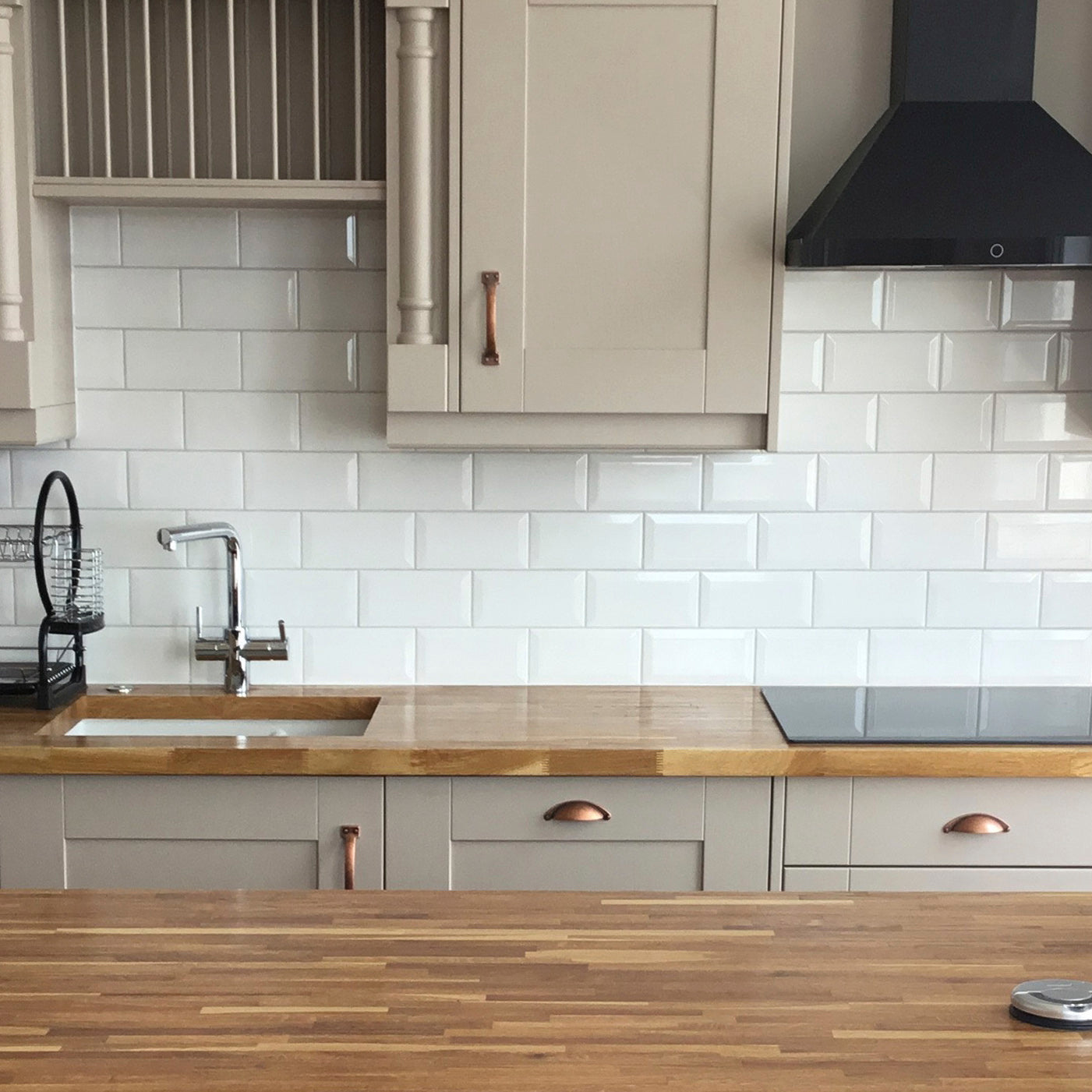 San Metro White Ceramic Gloss Brick Bevel Wall Tile 10x20cm