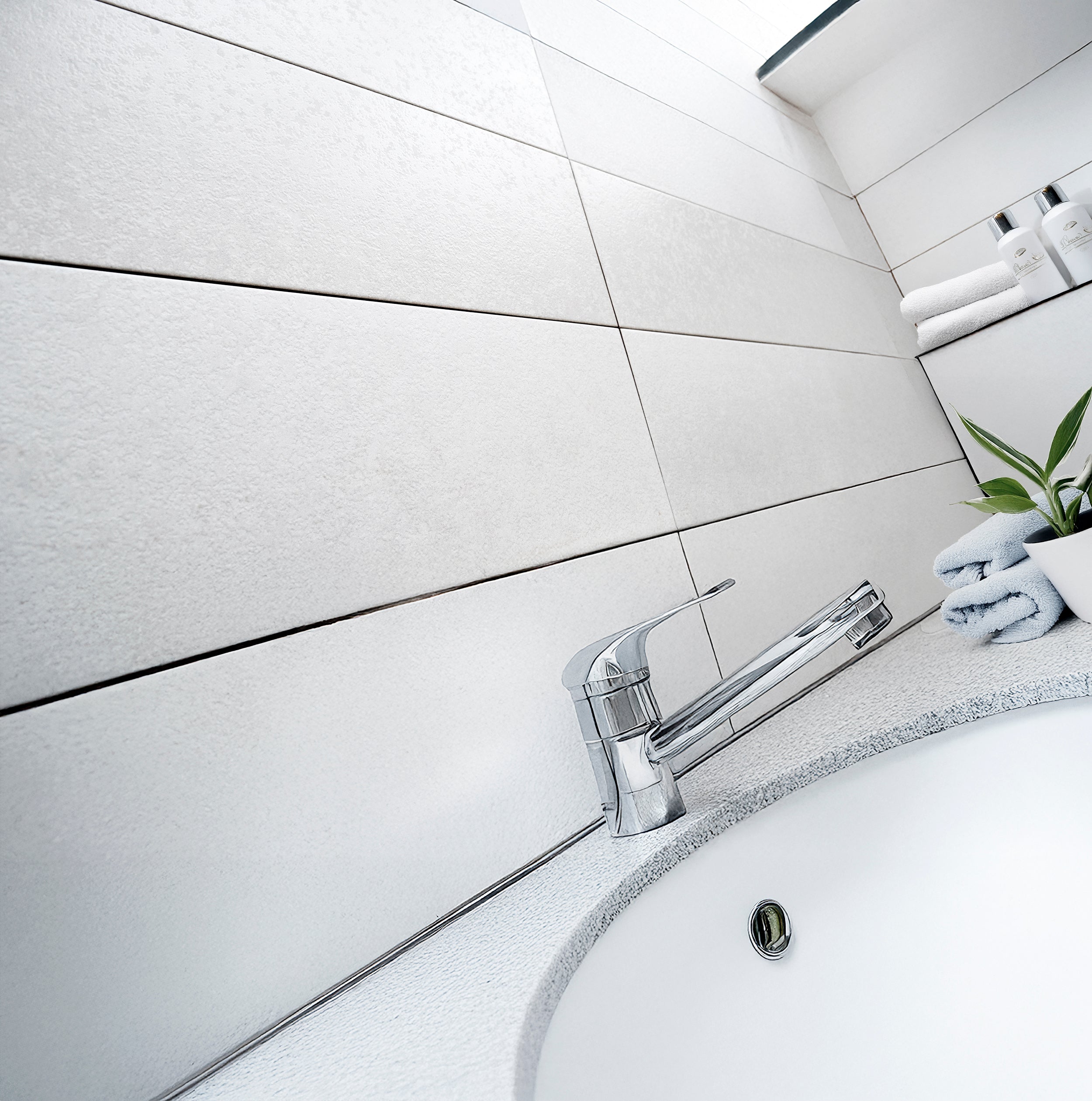 Que Bianco White Ceramic Matt Wall Tile 20x60cm