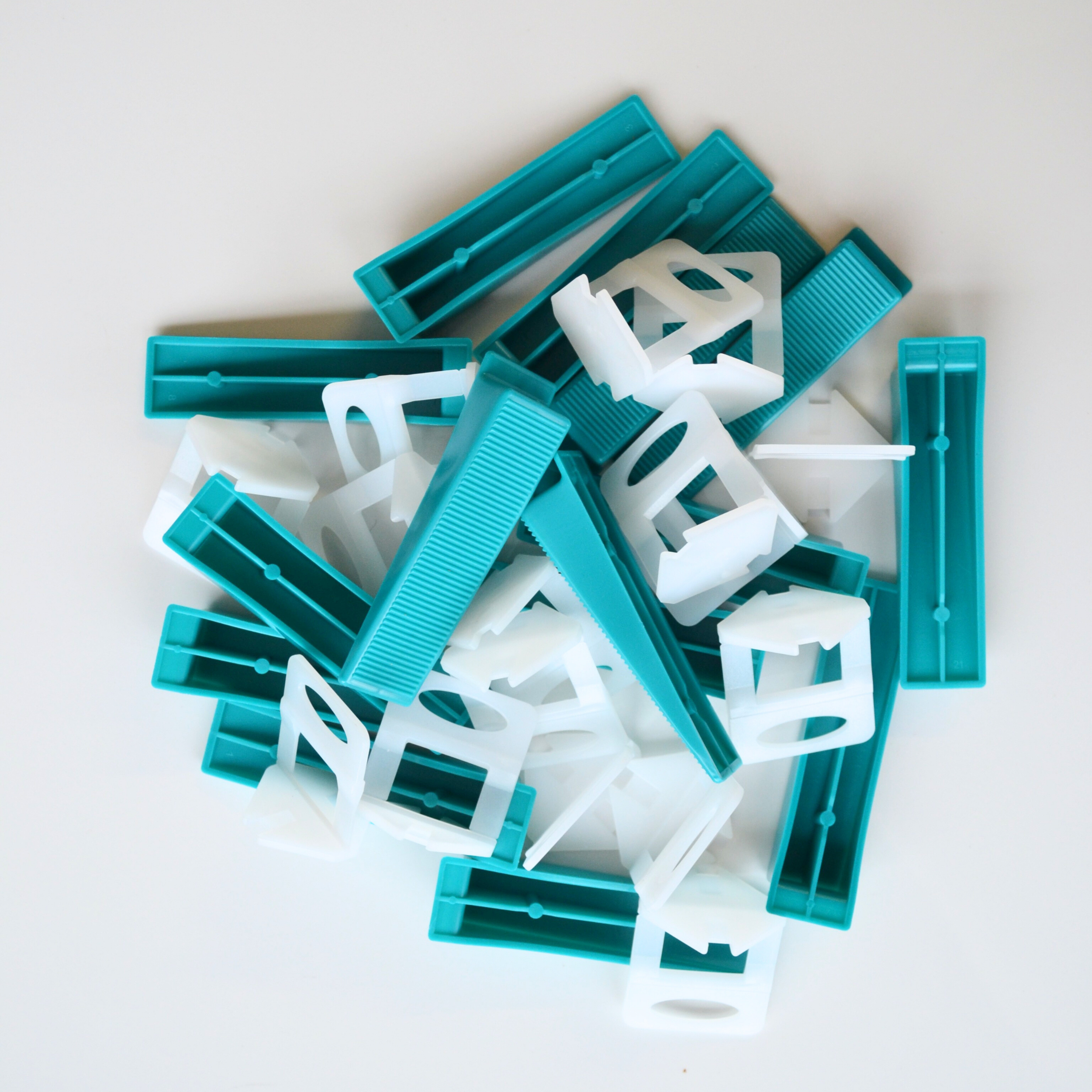 Tile Levelling Wedges – For Accurate Tile Alignment (100 Pack)
